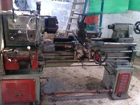 แท่นกลึง 3 เพลา เกียร์บล็อก  คอม้าถอดได้ หน้าแท่นเรียบ คอลึก 12 นิ้ว พร้อมใช้ 67,000  ด่วน !!!!