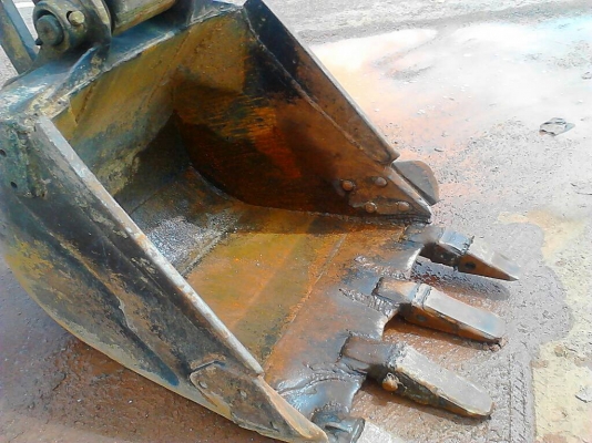 ขาย KOMATSU PC 120-3 คอนโทรลสั้น สภาพสวยพร้อมใช้ ราคาต่อรองได้ ติดต่อได้ที่คุณ อ๊อฟ พิจิตร 086-737-9991