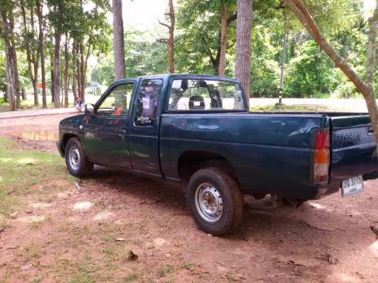 นิสสีนบิ๊กเอ็มฝาแดงแคบ ปี96 ถูกๆ 98000 นิสสีนบิ๊กเอ็มฝาแดงแคบ ปี96 ถูกๆ 98000