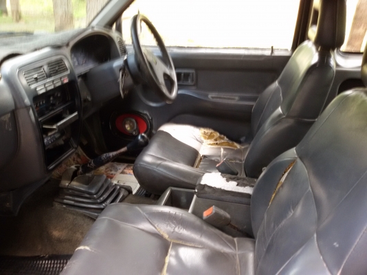 นิสสีนบิ๊กเอ็มฝาแดงแคบ ปี96 ถูกๆ 98000 นิสสีนบิ๊กเอ็มฝาแดงแคบ ปี96 ถูกๆ 98000