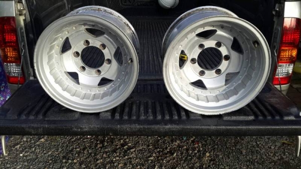 ขายแม็ก 15x8.5 นิ้วล้นๆ ถูกๆ