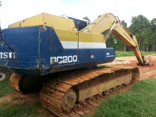 ขายแบคโค KOMATSU PC200-3 เปลี่ยนปั้มรุ่น5 เครื่องเดิม เอวแน่น โซ่เต็มสภาพพร้อมใช้งาน สนใจโทร 090-8588220คุณนะ