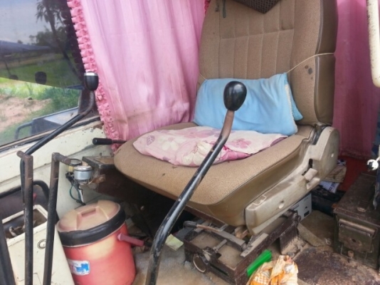 ขายแบคโค KOMATSU PC200-3 เปลี่ยนปั้มรุ่น5 เครื่องเดิม เอวแน่น โซ่เต็มสภาพพร้อมใช้งาน สนใจโทร 090-8588220คุณนะ