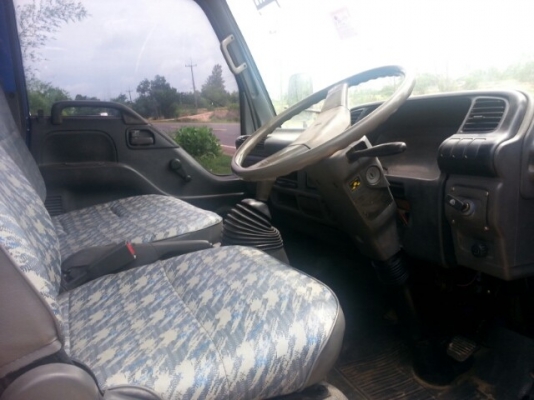 ขายISUZU NKR135 TERBO เครื่องดี แคชซีสวย พ.เพาเวอร์ แอร์เย็น ภายในสวย เอกสารพร้อมโอน สนใจโทร 090-8588220คุณนะ