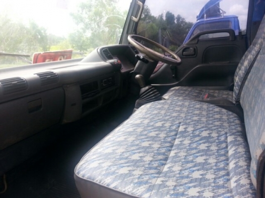 ขายISUZU NKR135 TERBO เครื่องดี แคชซีสวย พ.เพาเวอร์ แอร์เย็น ภายในสวย เอกสารพร้อมโอน สนใจโทร 090-8588220คุณนะ