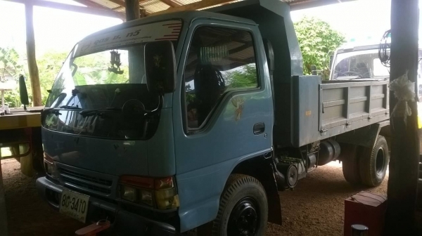 ขาย 6 ล้อดั้ม NPR 120 ห้างแท้ คัสซีสวยตลอดเส้น  เครื่อง 4HF1 120 ฝาขาว พวงมาลัยพาวเวอร์ ทะเบียนเต็มพร้อมโอน ราคาต่อรองได้ครับ