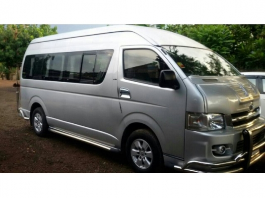 ขายรถตู้ TOYOTA COMMUTER ปี2005 เครื่อง2500 เครื่องดี ภายในสวย แอร์เย็น เครื่องเสียง คาราโอเกะ เอกสารพร้อมโอน สนใจโทร 090-8588220คุณนะ