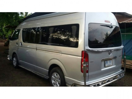 ขายรถตู้ TOYOTA COMMUTER ปี2005 เครื่อง2500 เครื่องดี ภายในสวย แอร์เย็น เครื่องเสียง คาราโอเกะ เอกสารพร้อมโอน สนใจโทร 090-8588220คุณนะ