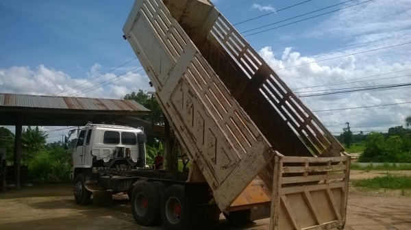 ขาย ROCKY FXZ13NFY เครื่อง 6HE1 Turbo 240 แรงม้า สภาพสวยจัดดั้มสามมิตร คัสซีสวยตลอดเส้น เกียร์ Easton เก๋งสวย แอร์เย็น ทะเบียนเต็มพร้อมโอนครับ