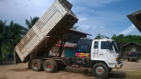 ขาย ROCKY FXZ13NFY เครื่อง 6HE1 Turbo 240 แรงม้า สภาพสวยจัดดั้มสามมิตร คัสซีสวยตลอดเส้น เกียร์ Easton เก๋งสวย แอร์เย็น ทะเบียนเต็มพร้อมโอนครับ