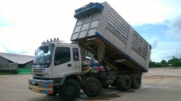 ขาย ISUZU DECA 270 แรงม้า 2 คานหน้า ดั้มสามมิตรคอกเกษตร สภาพพร้อมใช้งาน คัสซีสวย เครื่องแห้ง ยางเต็ม เก๋งบางเดิมไม่เคยทำสี มีลำโพงลากลูก ทะเบียนพร้อมโอน ราคาคุยกันได้ครับ