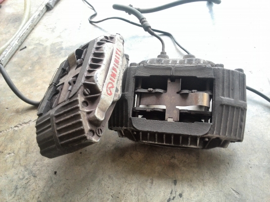 ขายปั้มเบรค 4 พอร์ต ใส่A31 คู่ 2500