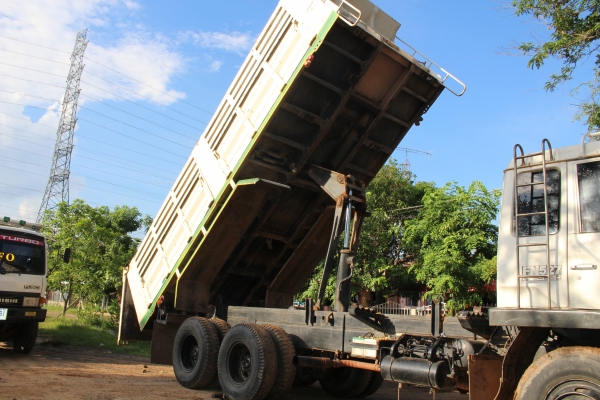 ขายด่วน รถบรรทุกสิบล้อ MITSUBISHI FN527M