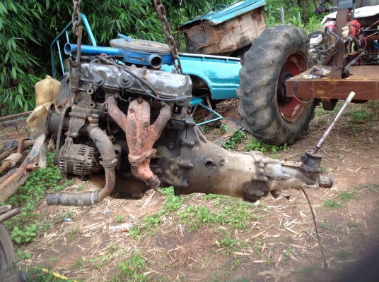 ขายถูก 4,200฿เครื่องพร้อมเกียร์ มัสด้าเล็ก เอาไว้เป็นอะไหล่