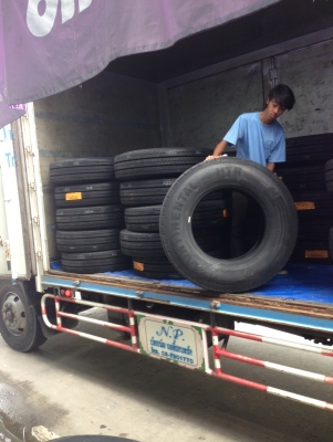 ยาง 11R22.5 Continental ซื้อ 10 แถม 2 !!!!