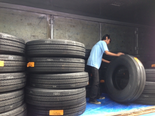 ยาง 11R22.5 Continental ซื้อ 10 แถม 2 !!!!