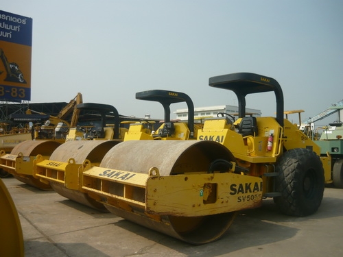 รถบดสั่นสะเทือน 10 ตัน Sakai SV505D สภาพใหม่กิ๊บ มีให้เลือกหลายคัน สภาพเนี๊ยบทุกคัน รถนอกแท้ ยังไม่ผ