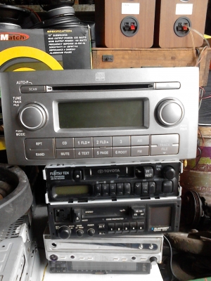 ขายเครื่องเล่น  CAR  CD  MP3  PLAYER (  พร้อมปลั๊ก )  สนใจซื้อติดต่อ.081-427-3941