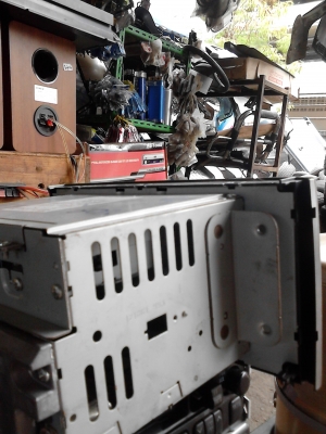 ขายเครื่องเล่น  CAR  CD  MP3  PLAYER (  พร้อมปลั๊ก )  สนใจซื้อติดต่อ.081-427-3941