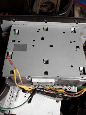 ขายเครื่องเล่น  CAR  CD  MP3  PLAYER (  พร้อมปลั๊ก )  สนใจซื้อติดต่อ.081-427-3941