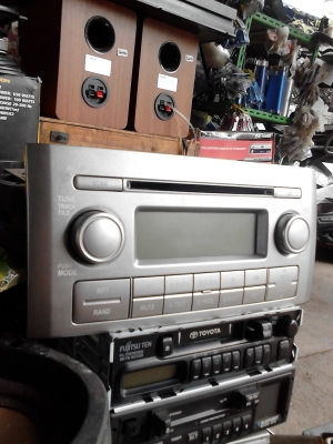 ขายเครื่องเล่น  CAR  CD  MP3  PLAYER (  พร้อมปลั๊ก )  สนใจซื้อติดต่อ.081-427-3941