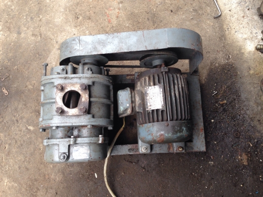 ขายโบวเวอร์อัดอากาศ Tsurumi made in Japan ขนาด มอเตอร์ 2 HP. 380 V หมุนนิ่ม สภาพดี พร้อมใช้งาน