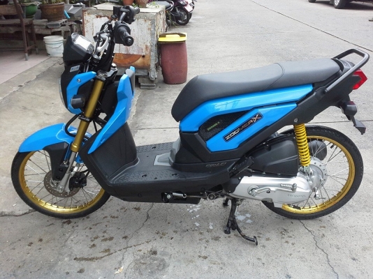 zoomer x  ปี 57   รถหลุดจำนำ รถบ้าน สวย  เครื่องแน่น  วิ่ง 8,xxx กว่ากิโล