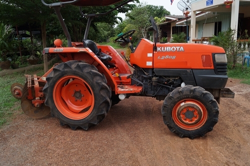 ขายรถไถ KUBOTA L2808 พร้อมผาน 6*22 ตราช้าง ขายรถไถ KUBOTA L2808 พร้อมผาน 6*22 ตราช้าง