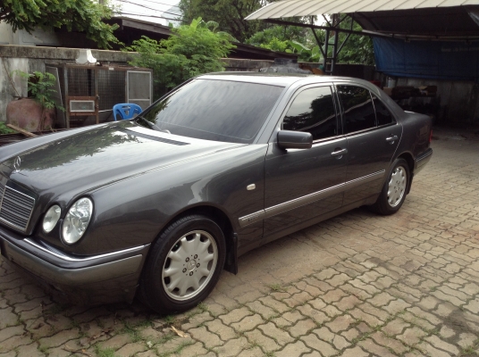 ขายรถเบนซ์ตาหวาน E 280 รถประกอบนอก ไม่เคยติดเเก๊ส