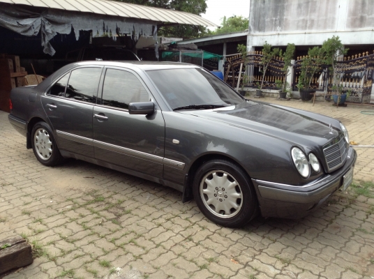 ขายรถเบนซ์ตาหวาน E 280 รถประกอบนอก ไม่เคยติดเเก๊ส