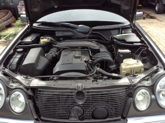 ขายรถเบนซ์ตาหวาน E 280 รถประกอบนอก ไม่เคยติดเเก๊ส