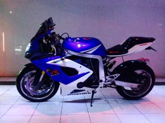 ขายครับ suzuki gsxr slingshot 1100 CC ทะเบียนแท้