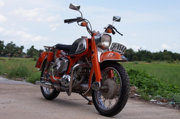 ขาย HONDA C 92 เอกสาร ทะเบียนเล่มเขียว จดใหม่ ภาษี 2557 เป็นเล่มสวม เลขโครงและเครื่องไม่ตรงเล่ม แต่เล่มตรงรุ้น C 92 เครื่องดีมาก เดินเบานิ่ง วิ่งดี ขับนิ่ม ปกติวิ่งไกล สบายครับ ระบบไฟ แปลง CDI แล้ว สภาพตามรูป พร้อมใช้ครับ