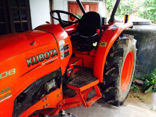 รถไถ KUBOTA L3608 อายุการใช้งาน 1101 ชั่วโมง พร้อมอุปกรณ์ 2รายการ ผานดันหน้า ผาน 6 เครื่ิองดี ราคา29