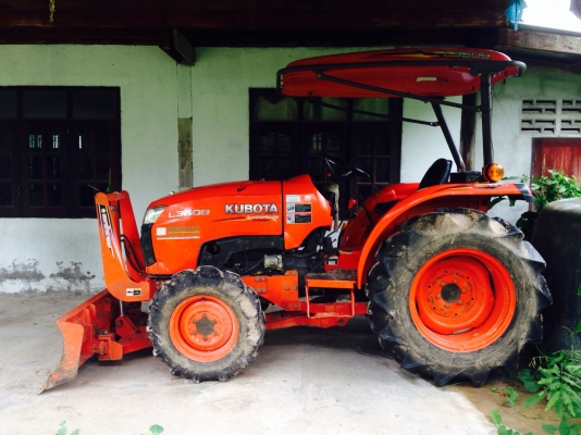รถไถ KUBOTA L3608 อายุการใช้งาน 1101 ชั่วโมง พร้อมอุปกรณ์ 2รายการ ผานดันหน้า ผาน 6 เครื่ิองดี ราคา29