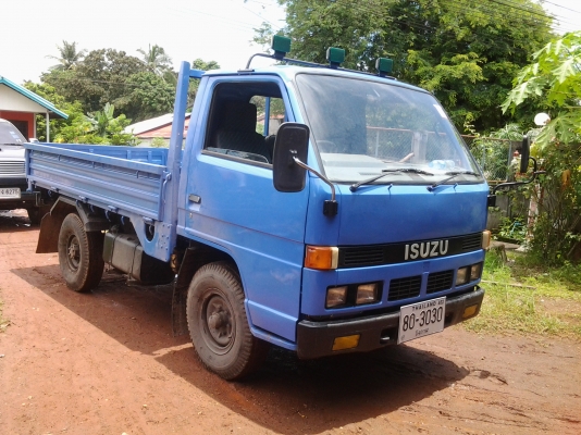 ISUZU 4ล้อกลาง เครื่อง 88 แรงม้า ปี 33ทะเบียนเต็ม ISUZU 4ล้อกลาง เครื่อง 88 แรงม้า ปี 33ทะเบียนเต็ม