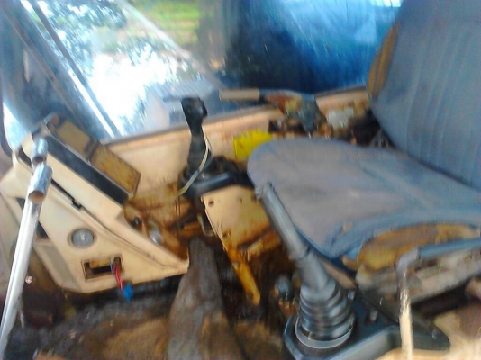 ขายCAT 320v1 สภาพพร้อมใช้ ติดต่อได้ที่คุณอ๊อฟ พิจิตร 086-737-9991