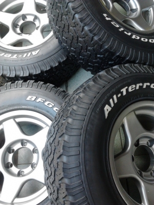 Lenso กว้าง8 ออฟ0+ BF All 265/75/16 ปี08 สภาพดี 1ชุด