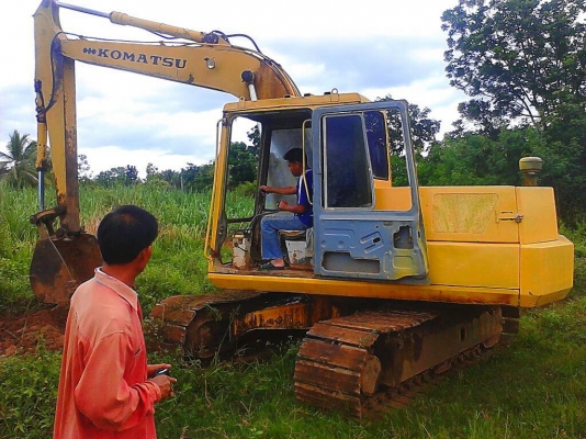 ขาย KOMATSU PC 120-3 คอนโทรลยาว สภาพสวยพร้อมใช้ ราคาต่อรองได้ ติดต่อได้ที่คุณ อ๊อฟ พิจิตร 086-737-9991