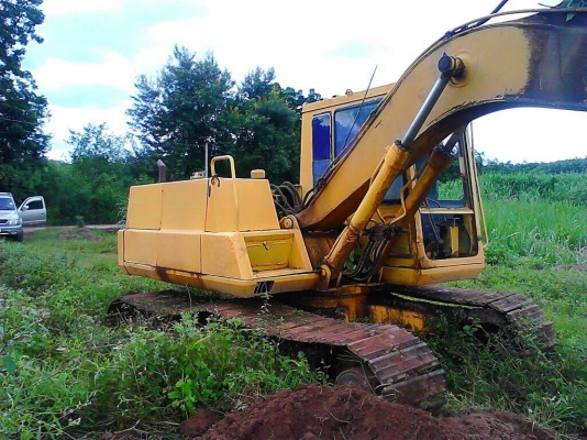 ขาย KOMATSU PC 120-3 คอนโทรลยาว สภาพสวยพร้อมใช้ ราคาต่อรองได้ ติดต่อได้ที่คุณ อ๊อฟ พิจิตร 086-737-9991