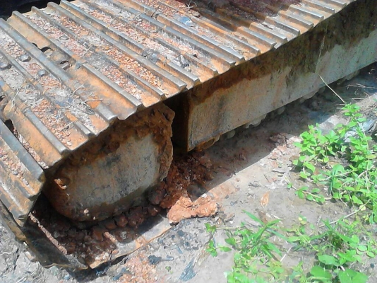 ขาย KOMATSU PC200- 5 คอนโทรลสั้น สภาพสวยพร้อมใช้ ราคาต่อรองได้ ติดต่อได้ที่คุณ อ๊อฟ พิจิตร 086-737-9991