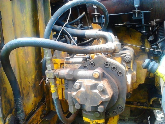 ขาย KOMATSU PC200- 5 คอนโทรลสั้น สภาพสวยพร้อมใช้ ราคาต่อรองได้ ติดต่อได้ที่คุณ อ๊อฟ พิจิตร 086-737-9991