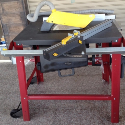 โต๊ะเลื่อยวงเดือนไฟฟ้าปรับองศาเลื่อยได้  เป็นสินค้าใหม่ มีมอเตอร์แรงพร้อมตัวดูดขี้เลื่อย  ฟรี !!! ค่าจัดส่ง