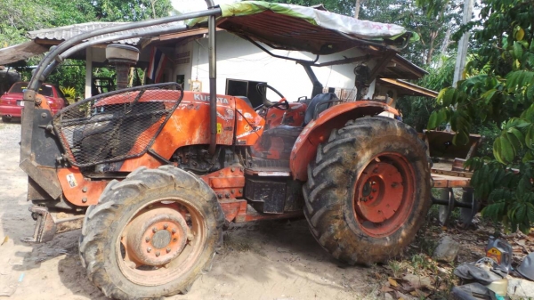 ขายคูโบต้า7040ครับ