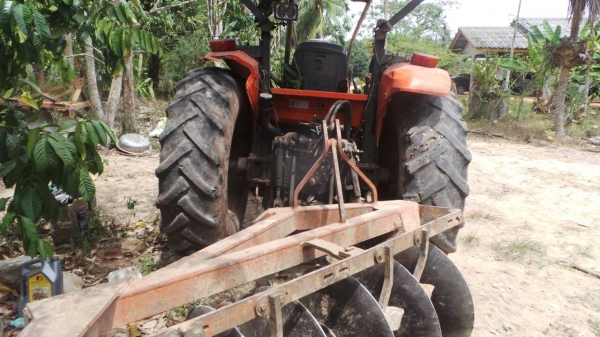 ขายคูโบต้า7040ครับ