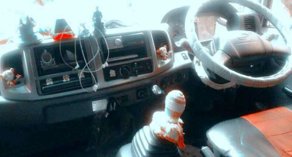 ขายรถสิบล้อ HINO S500 ปี 53 330แรง ดั้มสามมิตร เจ้าของรถขับเอง รถพร้อมใฃ้งาน ราคาต่อรองได้ มีรูปภายใน และเครื่อง ยางด้วยครับ