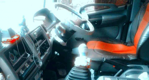 ขายรถสิบล้อ HINO S500 ปี 53 330แรง ดั้มสามมิตร เจ้าของรถขับเอง รถพร้อมใฃ้งาน ราคาต่อรองได้ มีรูปภายใน และเครื่อง ยางด้วยครับ