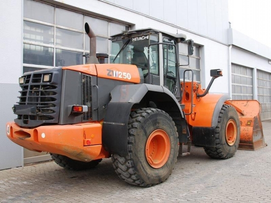 HITACHI ZW250 SN 00264