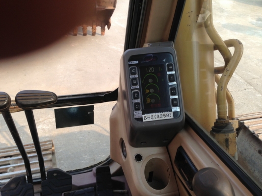 รถขุด CAT 325BL ขนาดใหญ่ ราคา 2,200,000.- ขายถูก สนใจสอบถามรายละเอียดที่คุณชุมพล 086-0044333 หรือที่ www.nmc99.com