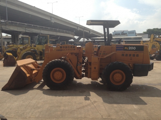 รถตัก FL200 รถสวยพร้อมใช้งาน ขายถูก 790,000.- สอบถามรายละเอียดได้ที่คุณชุมพล 086-0044333 หรือที่ www.nmc99.com